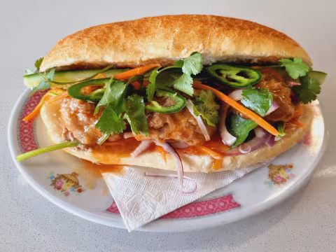 Banh Mi with Meat Balls