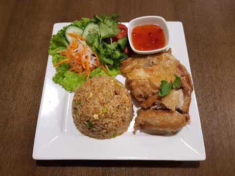 Crispy Chicken with Red Rice