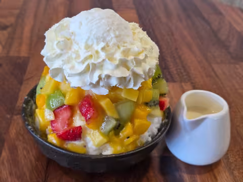 MilkbSnow Ice With Mixed Fruit